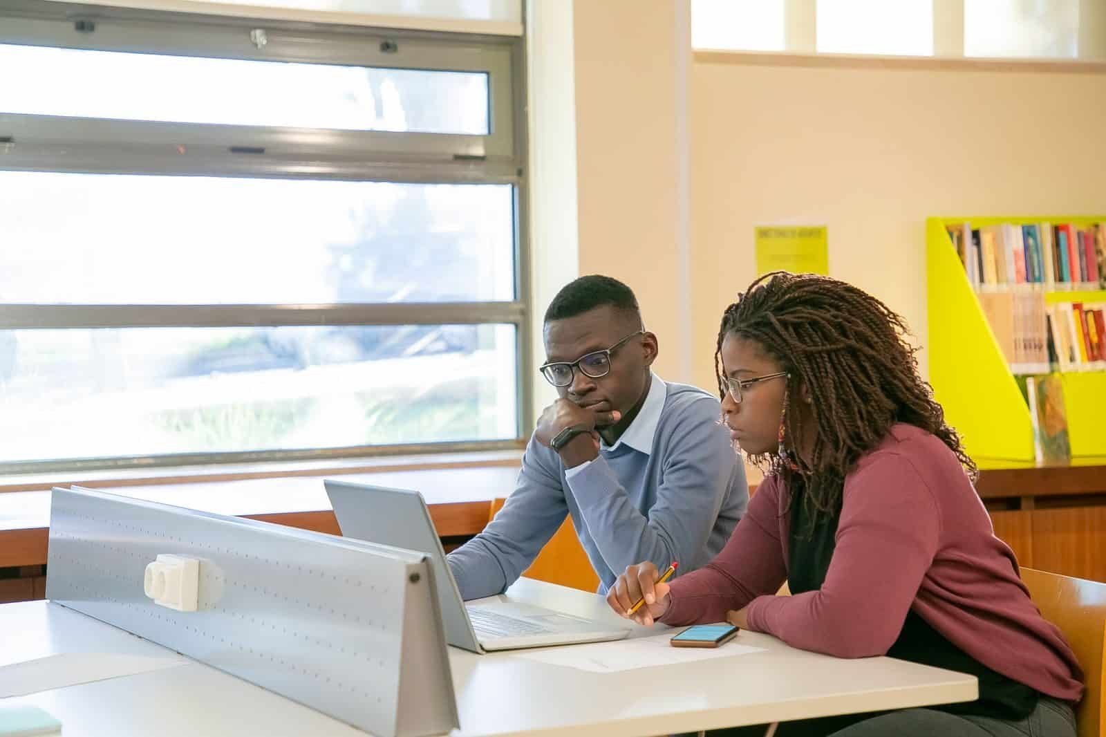 African students learning AI tools and digital marketing at Motunbiz Academy